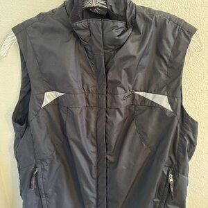 Nike black lined running ves